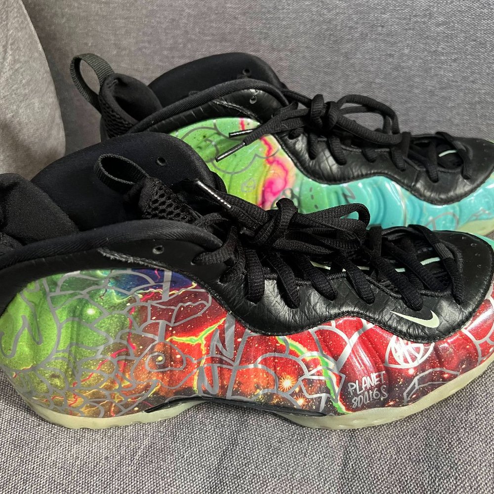 Nike Zoom Foamposite Planet Hi-Top Shoes (Mens 10)